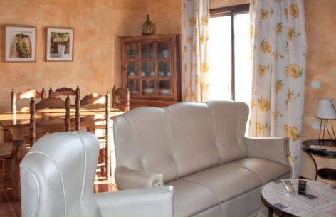 Charming House in Estepa with Mountain View - Photo 4