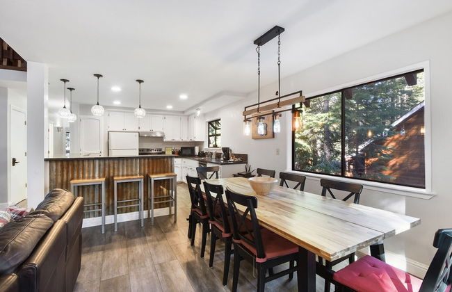 Modern Rustic Retreat - Photo 9