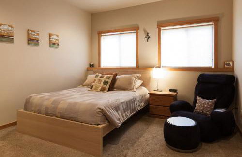 River Scene 30 Day Minimum - Foto 8