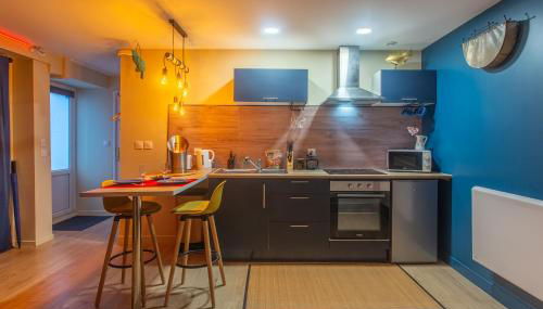 Twilight Star Spa - Sauna & Private Cinema - Free Parking - Foto 5, stove, toaster