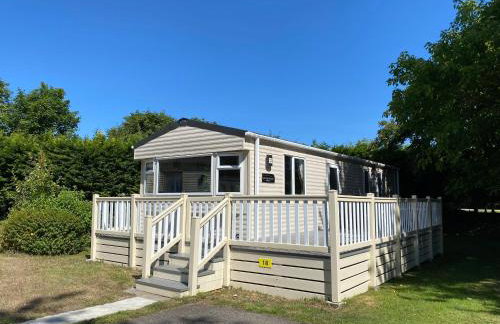 Tranquil Retreat at River Valley Country Park - Photo 18