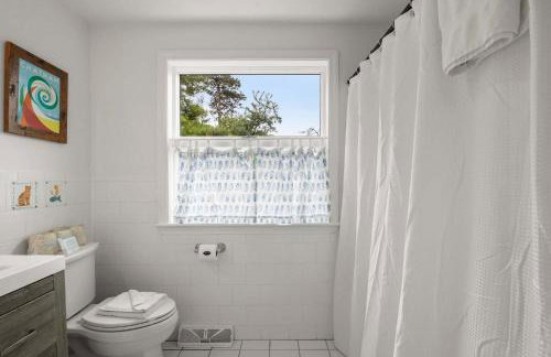 Pond Front Home w Game Room Dog Friendly - Foto 24