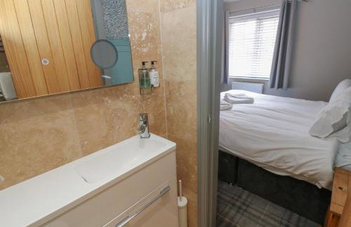 Courtyard Cottage Number 9 - Photo 10