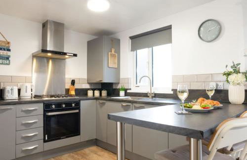 Chalet Hot Tub Lodge 1 by Interhome - Foto 2