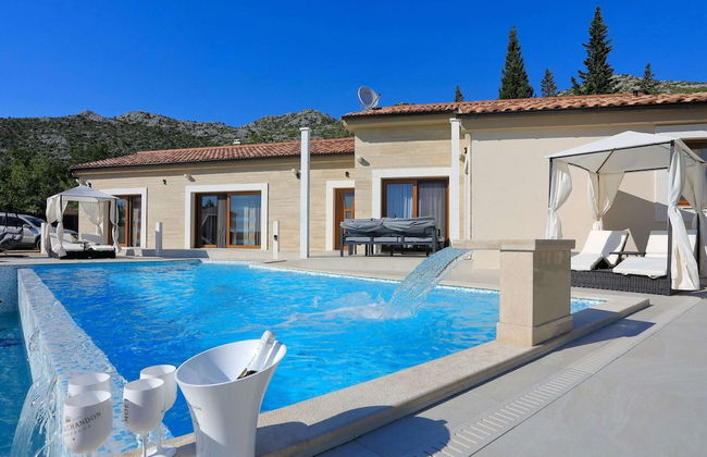 Villa in Starigrad With Heated Pool - Foto 31