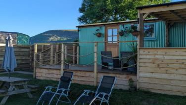 Red darren luxury hut - Photo 1