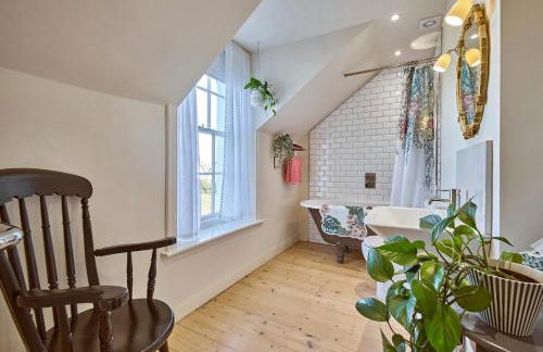 Charming townhouse with sunny garden - Foto 49