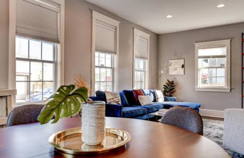 Uptown 3BR w Fenced Yard Near Magazine - Photo 7