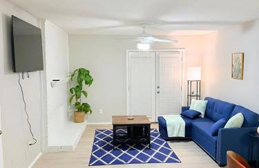 Central 1BR Retreat by Hospital and tollway - Photo 31