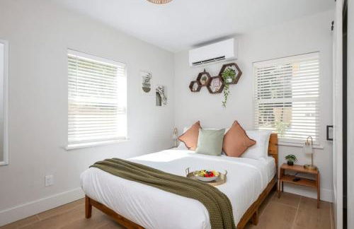 Serene Place Walk to UF Stadium Near Shands & Downtown - Foto 5