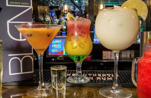 Designer 2 Bed Luxury Apartament with Private Garden in London - Foto 39