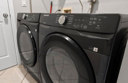 Relaxing 3BR Heated Pool & Hot Tub Retreat - Foto 19