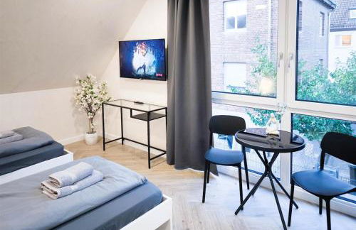 ALFA Stuttgart Doppelzimmer Teeküche Porsche Bosch l Gemeinschaftsbad WIFI SmartTV l Double room with kitchenette and shared bathroom BS21A9 - Foto 2