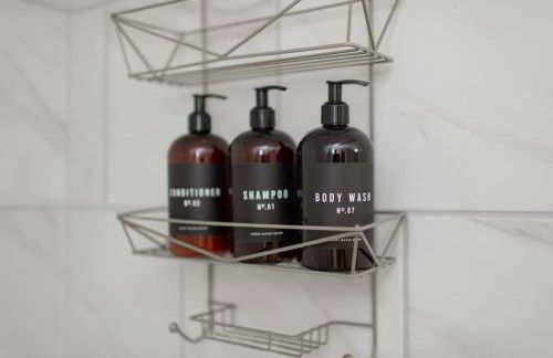 5 bedrooms with 4 Full Bath Fire Pit BBQ and Plush Amen on 1 2 acre - Photo 20