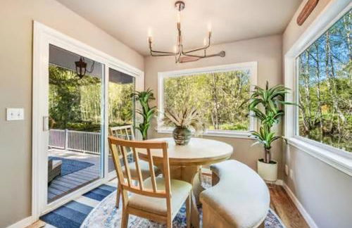 Hillside Cottaga- Private pond, hot tub, game room, by ONP - Foto 44