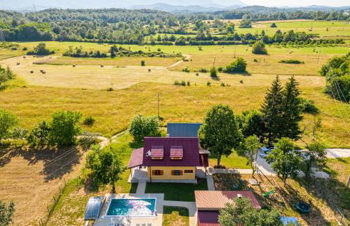 Awesome Home In Licko Cerje With Wifi - Photo 2