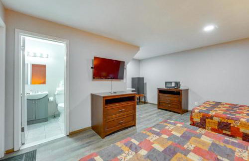 Ski, Explore, Bring Pets! Studio 5 Mi to Pine Knob - Foto 6