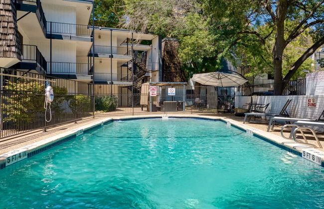 Prime Soco Airy 1BR King Suite w Pool Parking - Foto 3