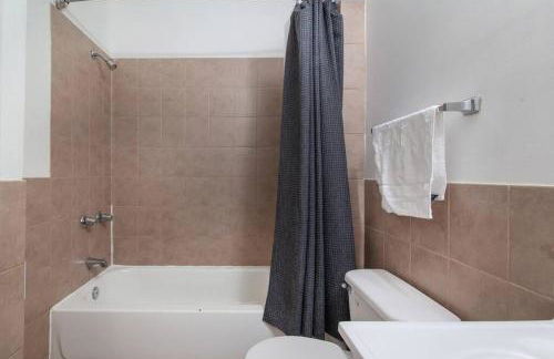 Relaxing, Spacious, Private, Walkable in Petworth! - Foto 9