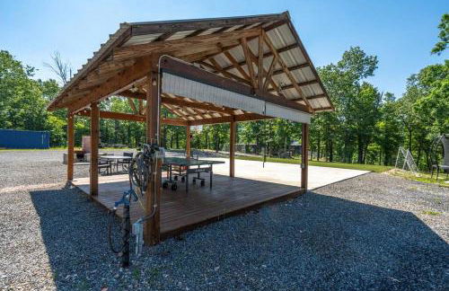 Modern Retreat 10 min-Oaklawn BBQ grill Pavillion Kids playground - Foto 10