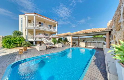 Marilyn Manor, Exclusive Hideway, By ThinkVilla - Foto 1