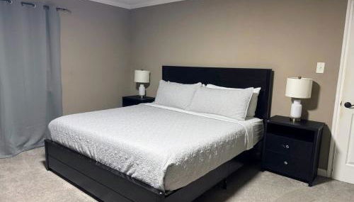 4-Bedroom Home with Private Pool in Euless - Foto 3