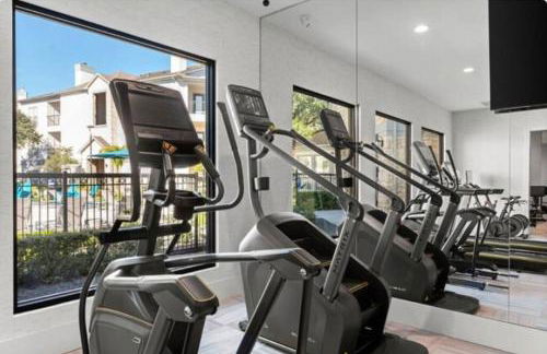 Vibrant Oasis in the Heart of Midtown & Downtown - Foto 29