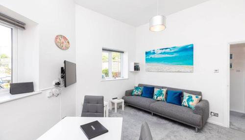 PRINCES COURT by BOURNECOAST- Holiday Apartment with Patio Garden, Parking and WIFI - FM8455 - Foto 3