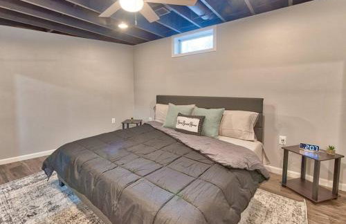 Charming & Cozy Chalet; Minutes to Shanty Creek! - Foto 39