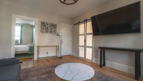 Charming 4-BDR - Walk to Downtown & Free parking! - Foto 2, Other