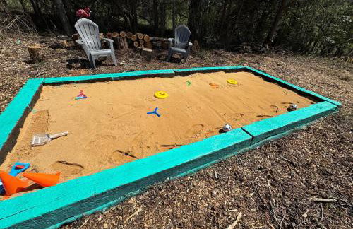 Giggling Creek Cottage - BedJet! King Sized! Gazebo, 45 Acres, Arcades, Nintendo, more - Foto 4