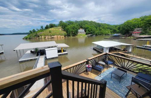 Lakefront Family Retreat w/ Views, Boat Slip - Foto 58