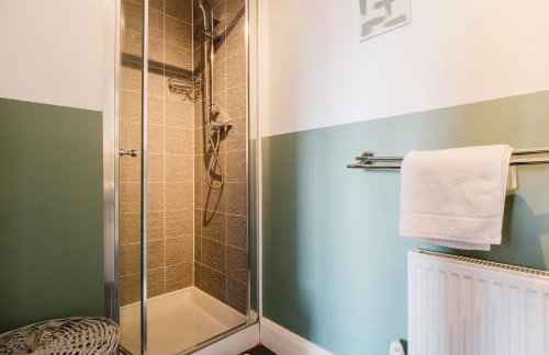 Beautiful 3 Bedroom Home Near Worcester - Photo 39