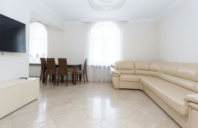 MinskLux Apartments Deluxe 1 bedroom on Nezavisimosti ave. 13 - Photo 1