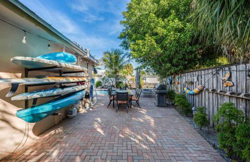 4 bd Near beach spacious solar heated pool waterfront home - Photo 39