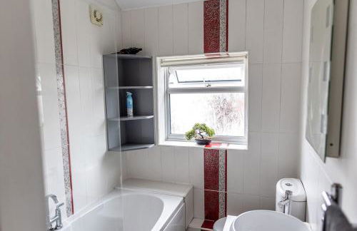 Wivelsfield Retreat- Modern & Spacious Home - Foto 41