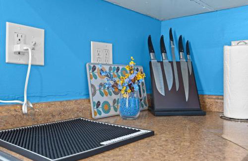 Cozy & Creative Top Unit in Lou's Arts District - Foto 38