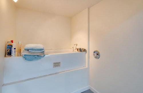 Getaway with Guest House - 6 Mi to Lake Glenville! - Foto 37