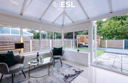 Open Plan - 3 Bedroom House - Garden and Outdoor Seating - Driveway Parking - Short Drive to City Centre - Foto 43