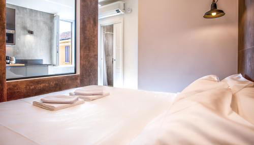 Industrial Design Luxury Studio in NoLo District - Foto 4, towels