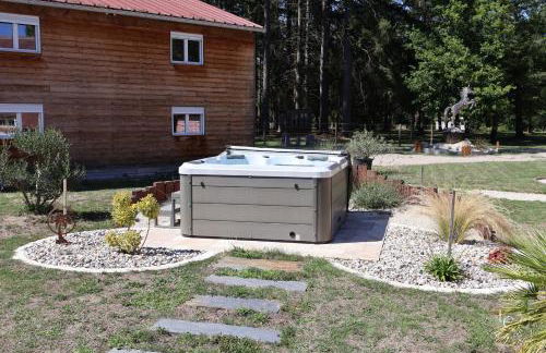 La Bretonnerie Luxury villa with pool & jacuzzi in a equestrian estate - Photo 77