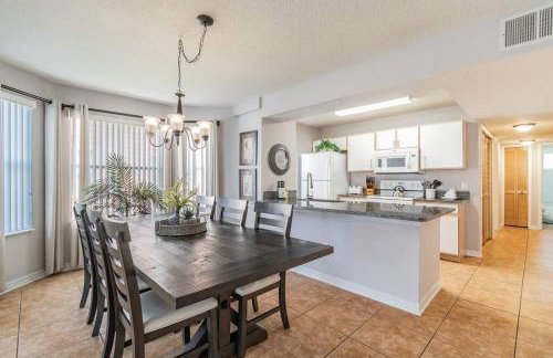 LOVE AT FIRST SIGHT! NEW Disney Home, Sleeps 6, Pool, Patio, NO Steps, LOW Rates! - Foto 45