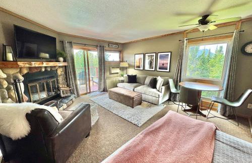 Ski in Ski out Cozy Studio Condo, Pool, Hot Tub, Views of Moose Mtn - Foto 1