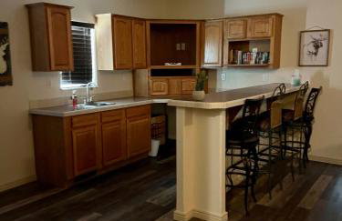 Parker Strip Pool House | Private Pool • Game Room • River Access - Foto 25