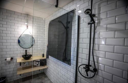 Apartamento independiente con parking privado gratuito y terraza de ensueño junto al Teatro Romano - Foto 17