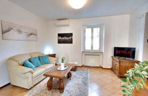 Trilocale in centro a Cormons con balcone e garage - Foto 2