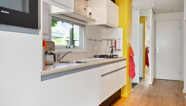 Light and Quiet Chalet With Beautiful Terrace Near Historic Goedereede - Foto 5, Cocina privada