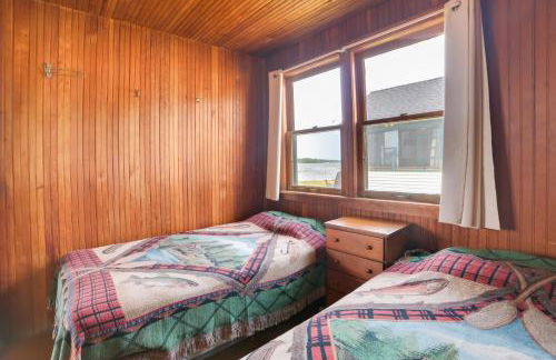 Beach and Dock Access Upper Peninsula Retreat 7 - Foto 14