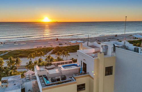 Crown Jewel of Ocean Drive- 2 story Penthouse, 4 Bedrooms & Private rooftop spa - Foto 58