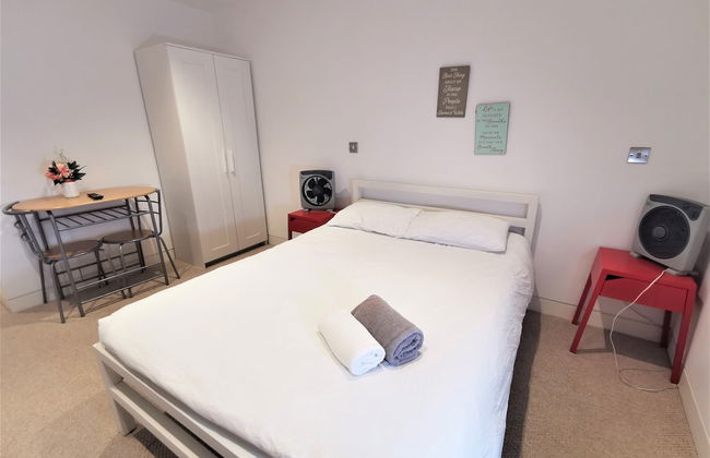 Spacious Double Room with en-suite - 2c - Foto 6